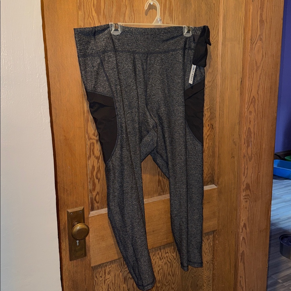 Old navy cloud cargo pocket legging